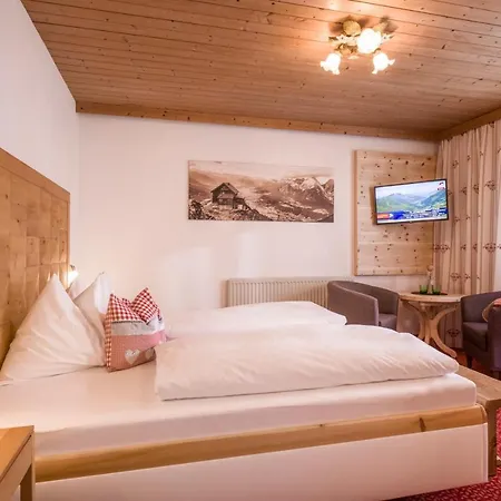Hotel Landhaus Zillertal Fuegen