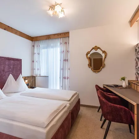 Landhaus Zillertal Hotel Fuegen
