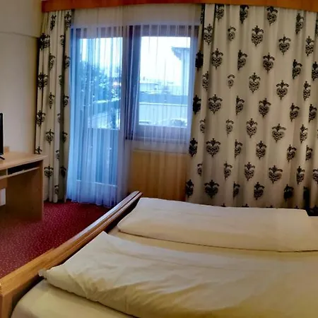 Landhaus Zillertal 3* Fuegen
