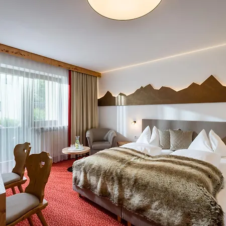 Landhaus Zillertal 3* Fuegen