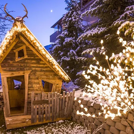 Landhaus Zillertal 3* Fuegen